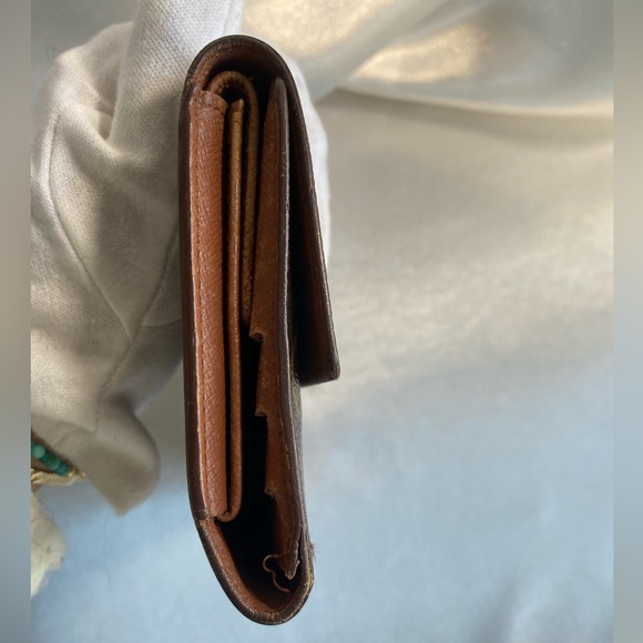 Authentic 💯 LV mono Sarah Trifold Wallet - Picture 6 of 11
